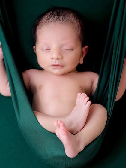 WonderBump Studio - Newborn Photography Classic Poses & Swaddles photo 17