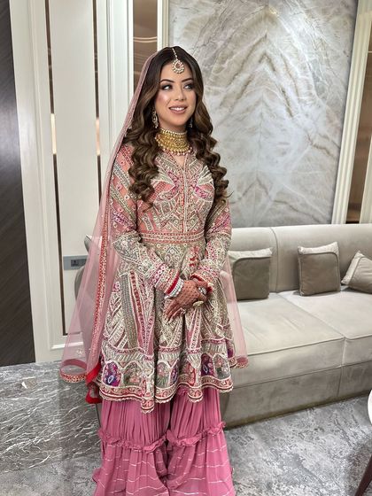 A happy bride ready for her big day. I believe in enhancing natural beauty, and this look focuses on radiant skin and eyes that sparkle.