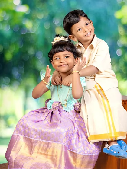 There's a special bond between siblings that is just pure magic. I love creating portraits that capture their unique connection, from protective hugs to shared smiles.