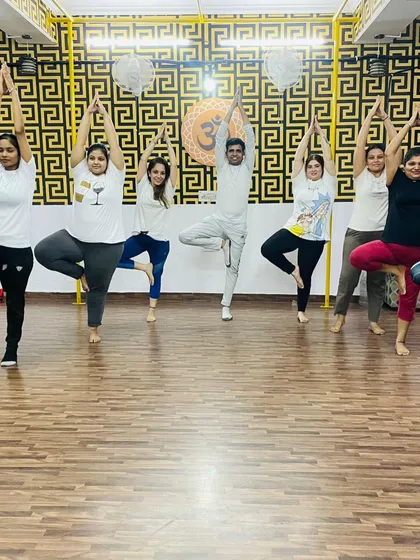 Finding balance together in our Power Yoga session. It doesn't matter if you are a beginner or have been doing it for years, yahan sabka welcome hai. Come find your community.
