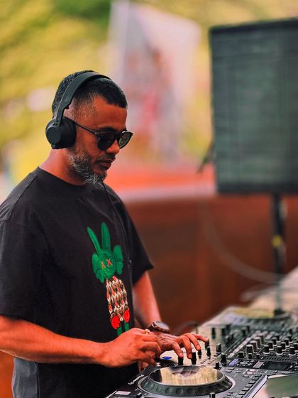 Shawn - Event DJ & VJ Services Daytime Grooves & Brunches photo 5