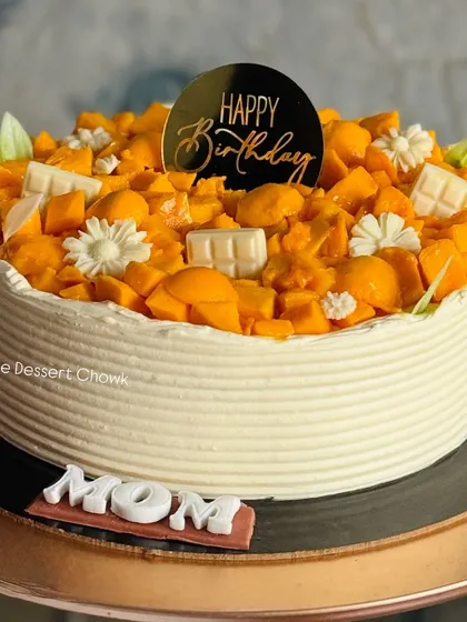 My Mango Maharaja cake is the star of the summer season. It's loaded with fresh, sweet Alphonso mango chunks on a light vanilla sponge with mango mousse, making it a refreshing and indulgent treat.