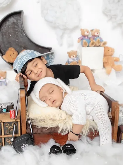 The bond between siblings is so special. Capturing the gentle curiosity and love of an older brother for his new baby sibling is one of the most heartwarming parts of my job.