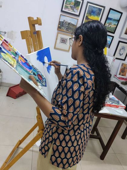 This extensive series follows a student's journey in creating a complex night-time city scene using a knife painting technique, from a blank canvas to a finished masterpiece.