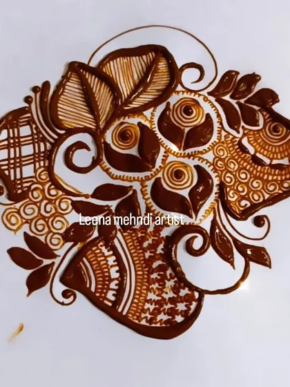 The completed abstract floral design, a unique and modern choice.