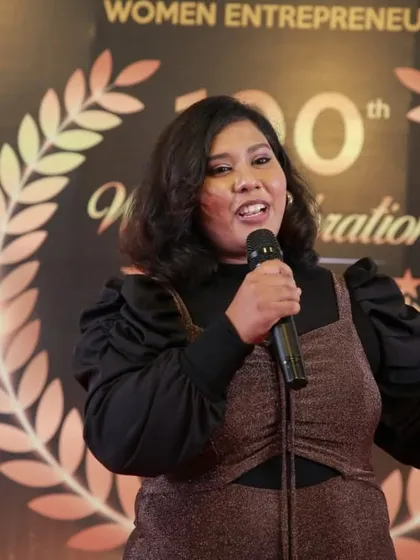 Speaking at a Women Entrepreneurs event in Salem. I love hosting corporate events, conferences, and award shows, bringing a professional yet humorous touch to the proceedings to keep the audience engaged and the energy high throughout the program.