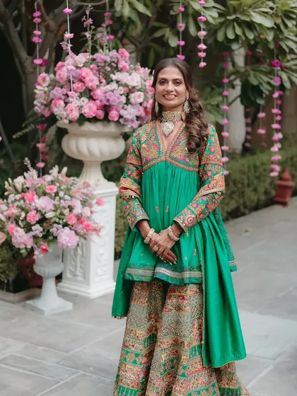 For the mother of the bride, elegance is key. I created a radiant and sophisticated look that highlighted her features without feeling heavy, ensuring she looked and felt her absolute best on her daughter's big day.