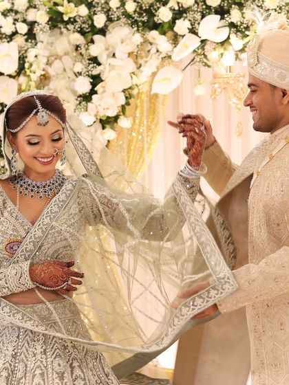 Modern Diamond & Reception Glam photo 9