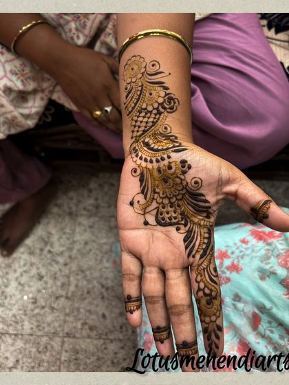 Lotus Mehendi Arts - Event Mehendi Services Elegant Designs for Guests photo 10