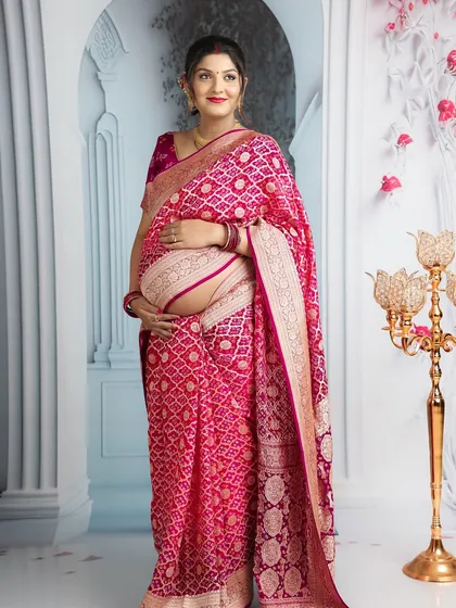 I believe in celebrating motherhood with cultural richness. This portrait showcases how a traditional bandhani-style saree can be a beautiful and elegant choice for a maternity photoshoot.
