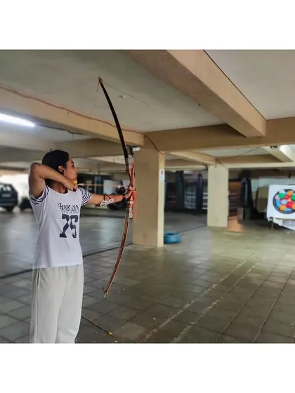 This student shows great posture and alignment, key fundamentals we teach in the beginner's course.