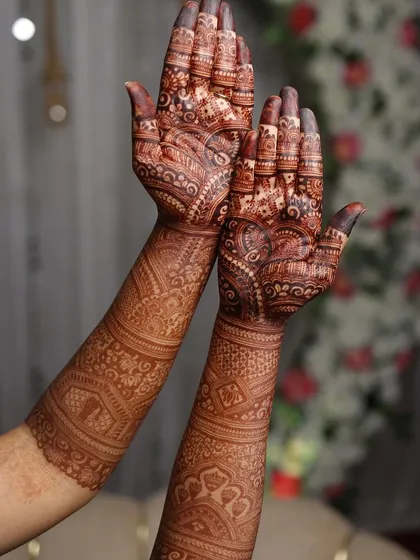 A dynamic pose showing off the dark, beautiful stain from all angles.