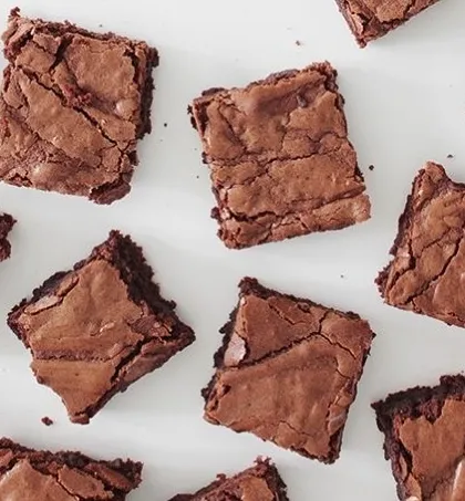 These healthy brownies look absolutely irresistible, don't they? You can indulge guilt-free knowing they are made without any sugar, maida, or butter.