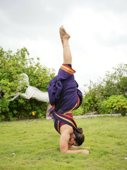 Shashi Prabha Dwivedi - Advanced Yoga Anatomy & Asana Course (Online) Inversions & Arm Balances photo 25