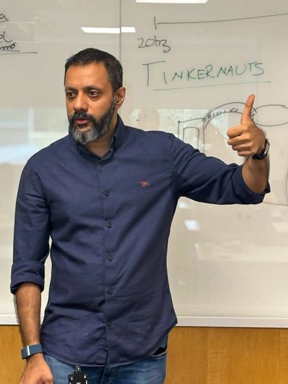 Another shot of me giving a thumbs up at the Yahoo India event. The enthusiasm from both the kids and their parents was incredible to see.