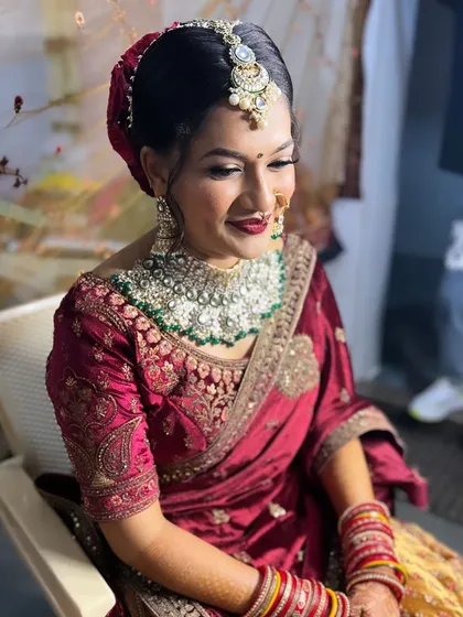 Sheethal looking absolutely stunning and ready for her reception. The entire look is a perfect blend of tradition and glamour.