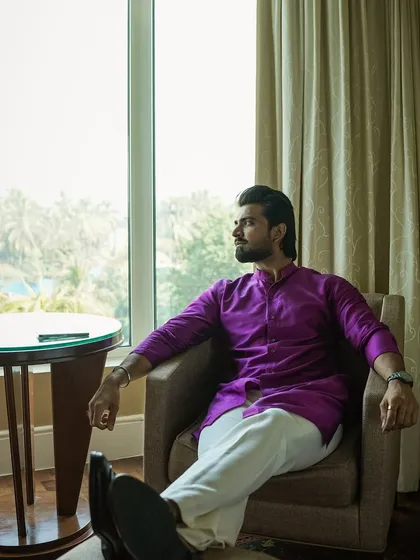 This is how META looks at you every time. A playful shot from a hotel room, showing the more relaxed side of my personality.