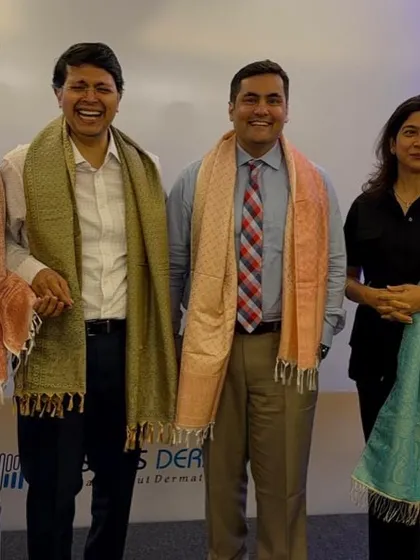 With fellow panelists after the Opinion Exchange Program. We discussed everything from the stability of retinal formulations to their safety in skin of colour.