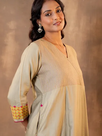 The angrakha-style panel and quilted yoke of the Ruhani kurta add a touch of traditional structure to its modern, relaxed silhouette. Every detail is considered to ensure the piece is as comfortable as it is beautiful.
