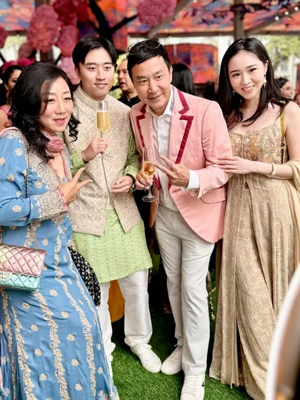 Family, friends, and champagne. A perfect recipe for a memorable wedding celebration, captured forever in our snappy booth.