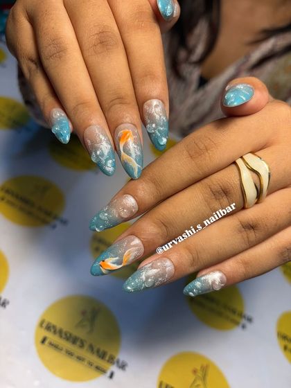 I created an underwater scene for this set, with hand-painted koi fish swimming among 3D water bubbles. It's a serene and artistic design perfect for a vacation.