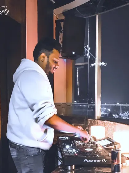 A more intimate set at the Courtyard by Marriott in Bangalore. Whether it's a hotel lounge or a corporate event, I tailor the music to create a sophisticated yet relaxed vibe against the city lights.