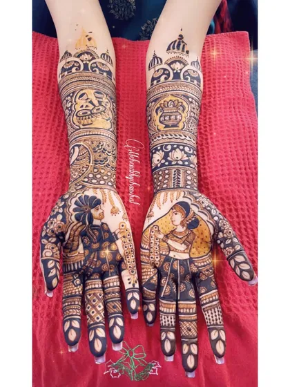A classic bridal design with the groom on one palm and the bride on the other, ready for their wedding day.