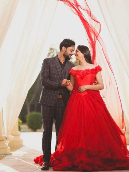 Dress Rental Buzz - Photoshoot Outfit Rental Couple & Pre-Wedding Outfits photo 3