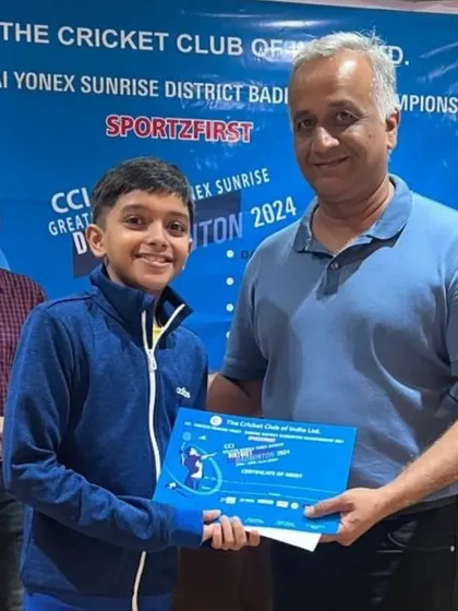 Adiraj Shetty receiving his certificate of merit at the CCI GMBA tournament.