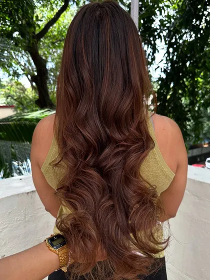 Another client getting 'Vacay Ready'. I gave her a mix of cinnamon and caramel tones to create this warm, sun-kissed look that’s perfect for a beach holiday.