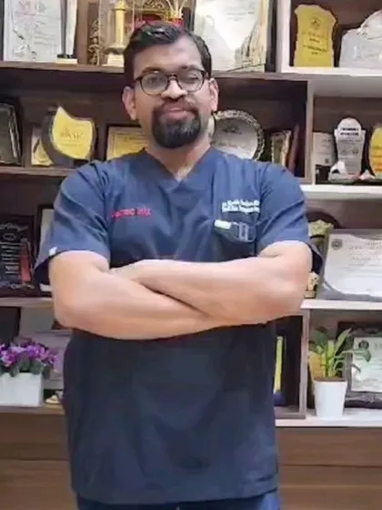 This is my space, where science meets art. With years of experience and a wall of achievements behind me, my primary goal is to provide you with honest advice and a treatment plan that delivers natural-looking results for your skin.