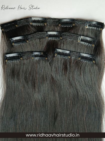 The full 4-piece straight clip-in set, perfect for adding layers of volume and length exactly where you need it.