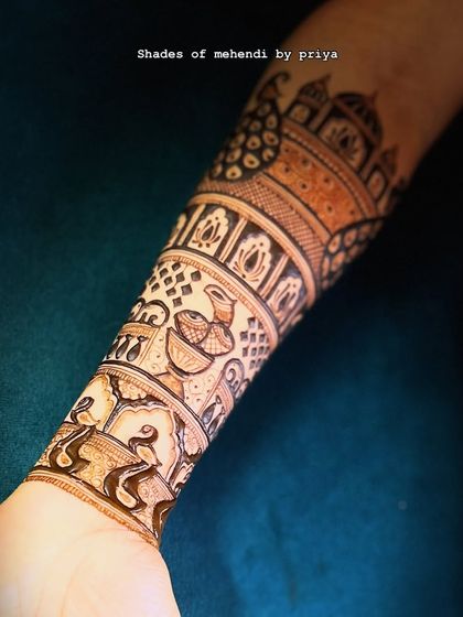 Intricate Bridal Mehendi photo 31