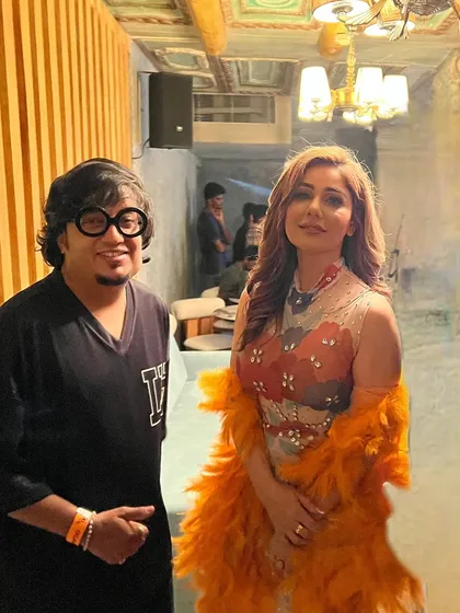 It was a pleasure to be part of the launch party at Dhamroo, pictured here with Bollywood celebrity Kangana Sharma. I regularly perform at high-profile events with special guests in Bengaluru.
