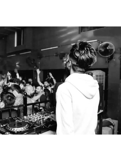 DJ Charles - Music Fusion & Visual DJing (VDJ) High-Energy Club Nights photo 9