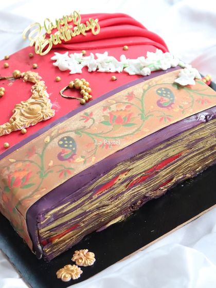 The Signature Paithani Saree Cake photo 3