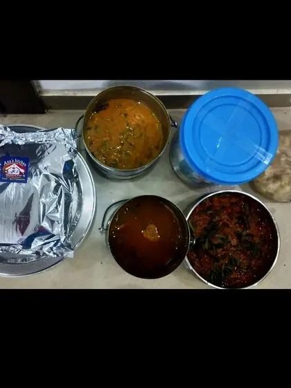 A packed veg meal for a birthday party of 20. This shows how I pack my food in steel containers and foil to ensure it reaches you fresh and hot.