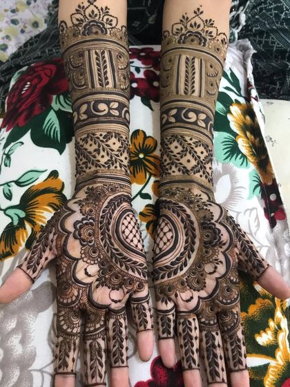 Bridal & Engagement Mehendi photo 6