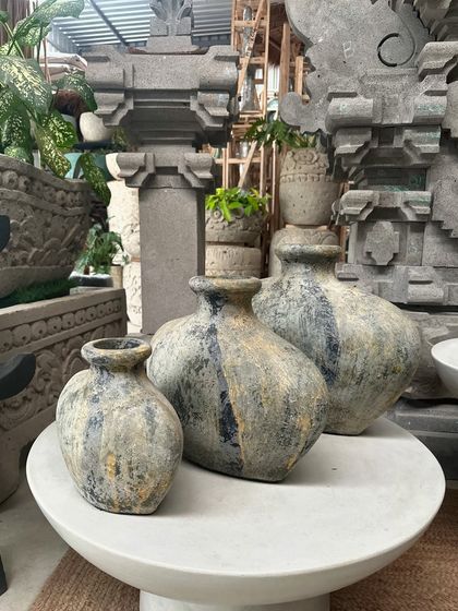 Our restocked 'Cebol' tabletop planters. These small, rustic pots are perfect for bringing a touch of earthy texture to your indoor spaces, ideal for succulents or small floral arrangements.