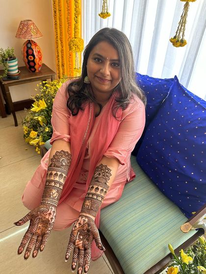 A duplicate of 183, capturing the bride's happy expression.