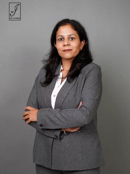 A duplicate of the arms-crossed pose, ensuring the perfect shot is captured.