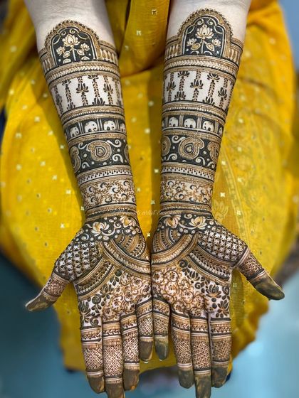 Intricate Bridal Mehendi photo 22