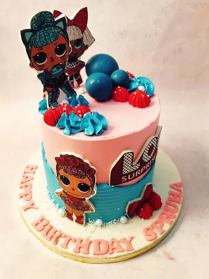 Another angle of our LOL Doll Cake, highlighting the different characters and decorative elements that make it a standout piece.