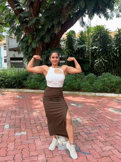 A confident bicep flex during my improvement season. This phase is all about getting stronger.