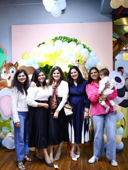 A group of friends enjoying the jungle party. Our events are a great opportunity for parents to socialize while their kids play in a safe environment.