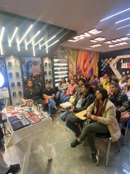A shot of our theory and demonstration workshop in session. We start with a strong theoretical foundation before moving on to practical, hands-on training.