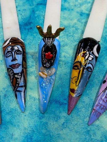 A final shot of the beautiful and devotional Shivratri nail art collection.