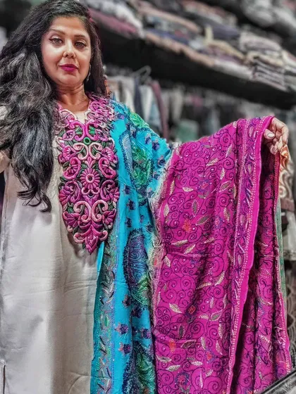 Here I am showcasing the beautiful fuchsia and turquoise embroidered neckpiece and dupatta. You can use these pieces to instantly elevate a simple kurta or create a whole new look.