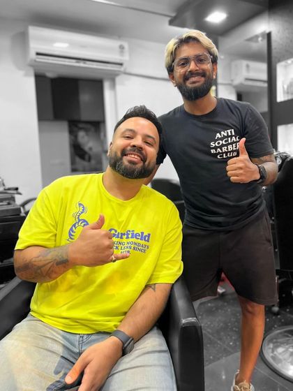 Another session with DJ Sa, this time at my Classic Hair Therapy shop. Whether it's at my place or on-site, I provide consistent, quality grooming for my clients whenever they need it.