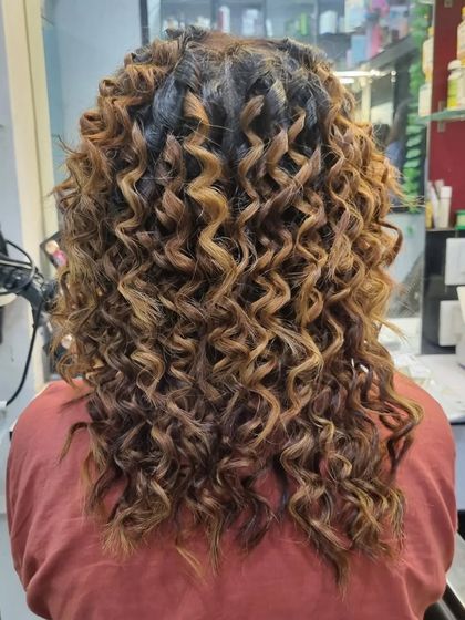 Party & Glamorous Hairstyling photo 16